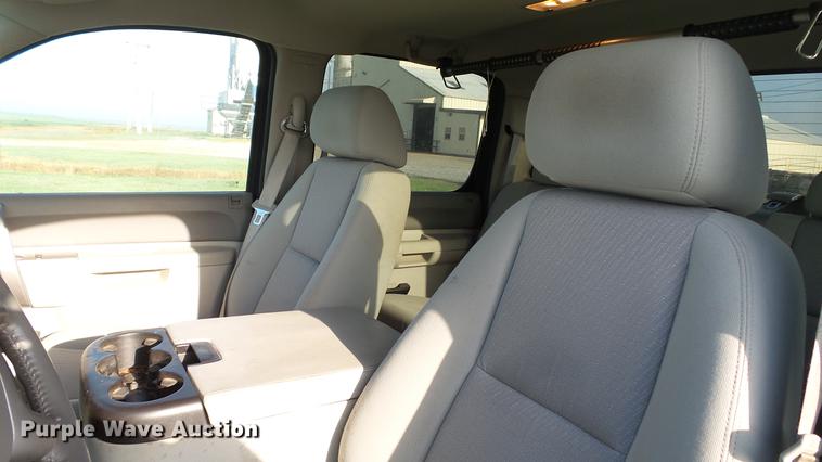 image for item DC5506 2014 Chevrolet Silverado 2500HD Crew Cab pickup truck