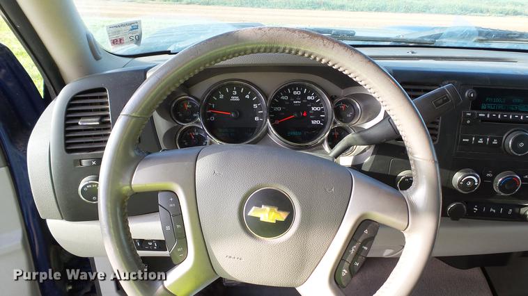 image for item DC5506 2014 Chevrolet Silverado 2500HD Crew Cab pickup truck