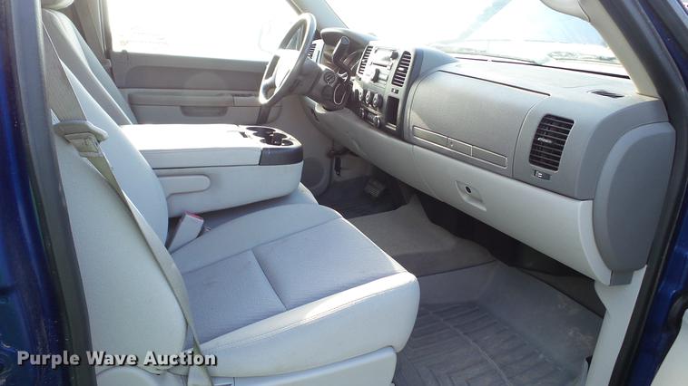 image for item DC5506 2014 Chevrolet Silverado 2500HD Crew Cab pickup truck