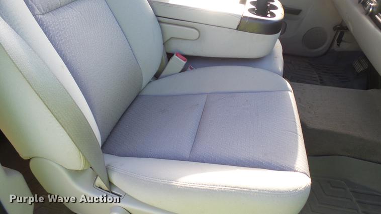 image for item DC5506 2014 Chevrolet Silverado 2500HD Crew Cab pickup truck