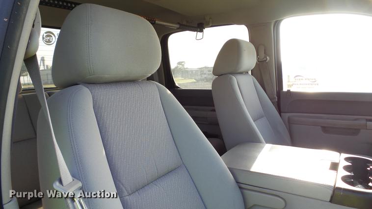 image for item DC5506 2014 Chevrolet Silverado 2500HD Crew Cab pickup truck