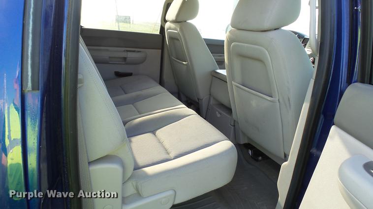 image for item DC5506 2014 Chevrolet Silverado 2500HD Crew Cab pickup truck