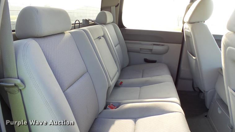 image for item DC5506 2014 Chevrolet Silverado 2500HD Crew Cab pickup truck