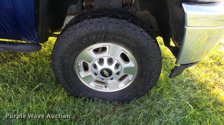 image for item DC5506 2014 Chevrolet Silverado 2500HD Crew Cab pickup truck