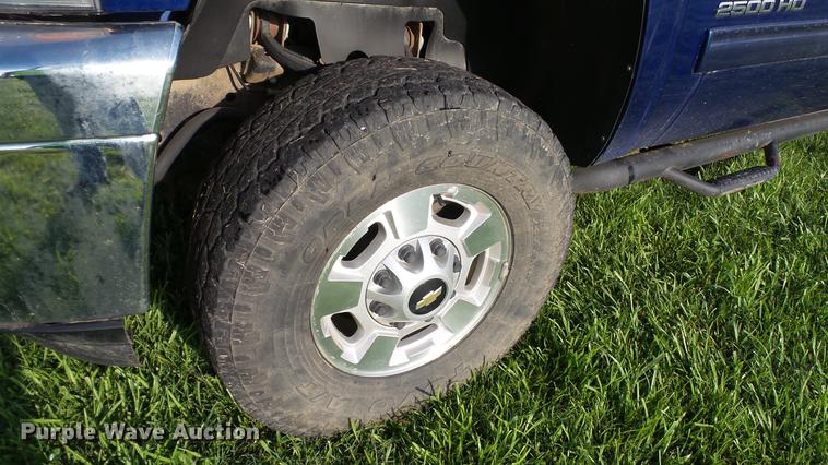 image for item DC5506 2014 Chevrolet Silverado 2500HD Crew Cab pickup truck