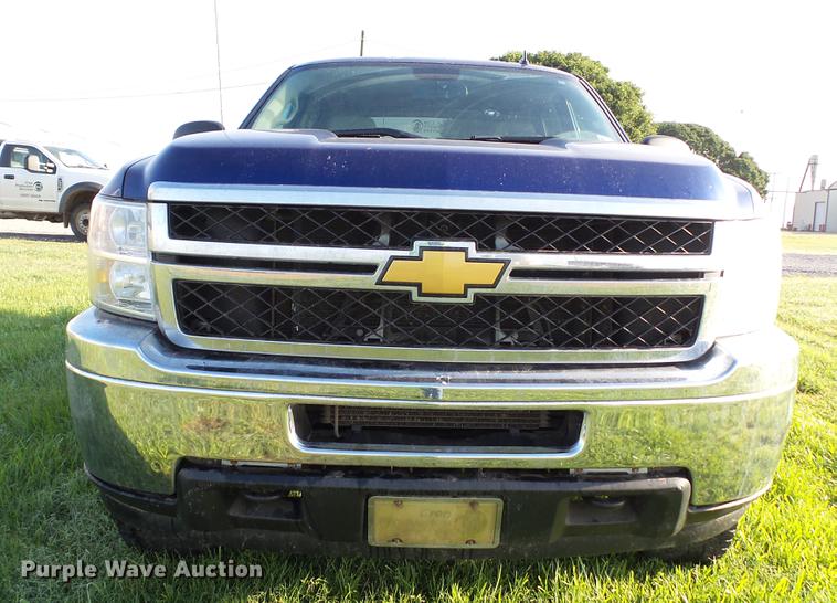 image for item DC5506 2014 Chevrolet Silverado 2500HD Crew Cab pickup truck