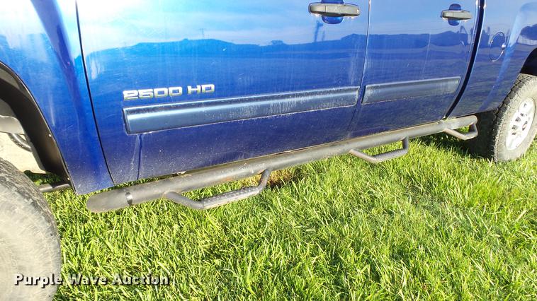 image for item DC5506 2014 Chevrolet Silverado 2500HD Crew Cab pickup truck