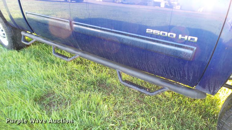 image for item DC5506 2014 Chevrolet Silverado 2500HD Crew Cab pickup truck