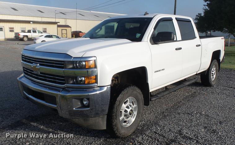 image for item DC5507 2015 Chevrolet Silverado 2500HD Crew Cab pickup truck