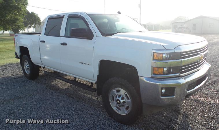 image for item DC5507 2015 Chevrolet Silverado 2500HD Crew Cab pickup truck