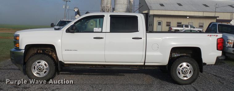 image for item DC5507 2015 Chevrolet Silverado 2500HD Crew Cab pickup truck