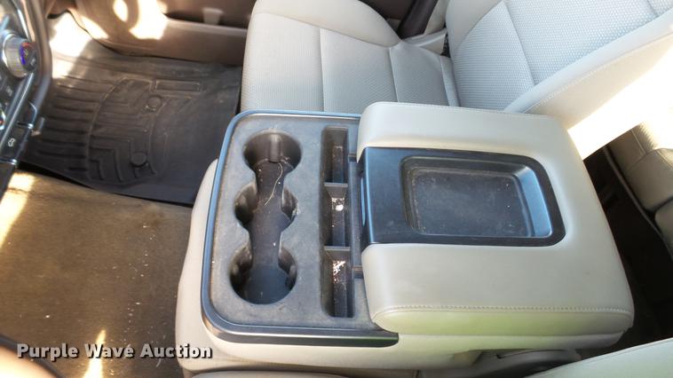 image for item DC5507 2015 Chevrolet Silverado 2500HD Crew Cab pickup truck