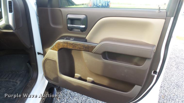 image for item DC5507 2015 Chevrolet Silverado 2500HD Crew Cab pickup truck