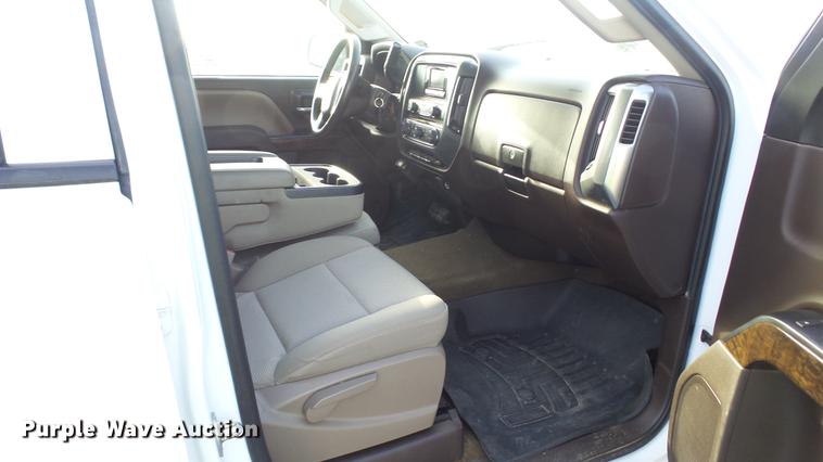 image for item DC5507 2015 Chevrolet Silverado 2500HD Crew Cab pickup truck