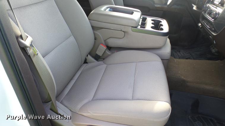 image for item DC5507 2015 Chevrolet Silverado 2500HD Crew Cab pickup truck