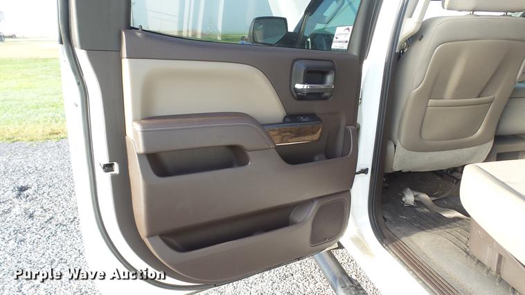 image for item DC5507 2015 Chevrolet Silverado 2500HD Crew Cab pickup truck