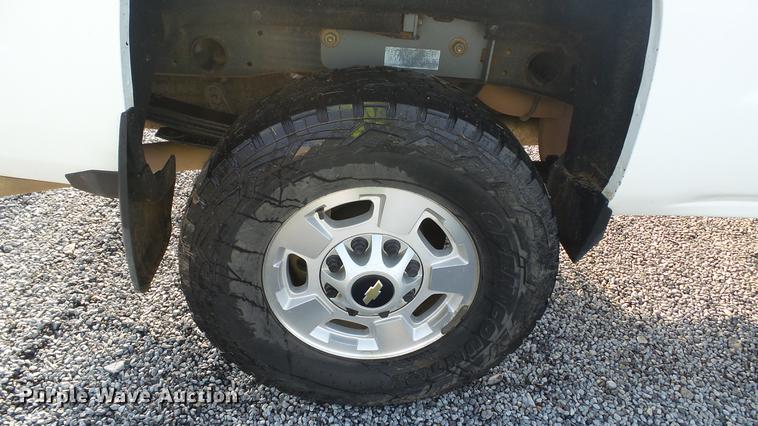 image for item DC5507 2015 Chevrolet Silverado 2500HD Crew Cab pickup truck