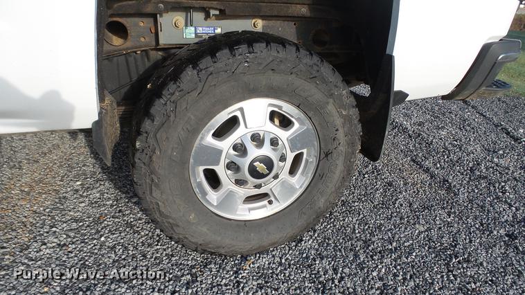 image for item DC5507 2015 Chevrolet Silverado 2500HD Crew Cab pickup truck