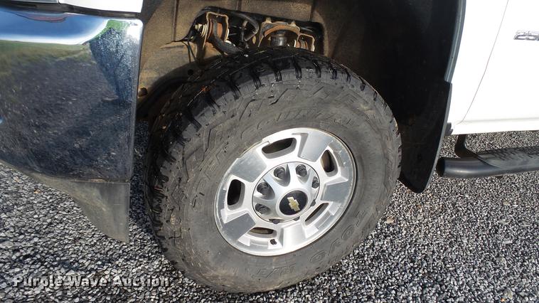 image for item DC5507 2015 Chevrolet Silverado 2500HD Crew Cab pickup truck