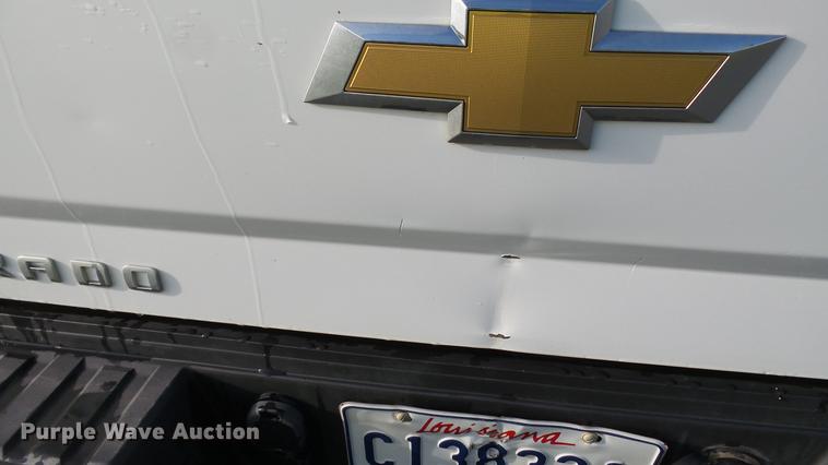 image for item DC5507 2015 Chevrolet Silverado 2500HD Crew Cab pickup truck