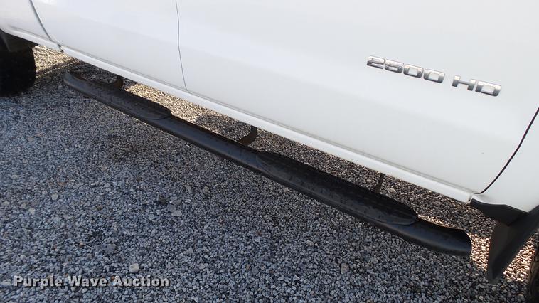 image for item DC5507 2015 Chevrolet Silverado 2500HD Crew Cab pickup truck