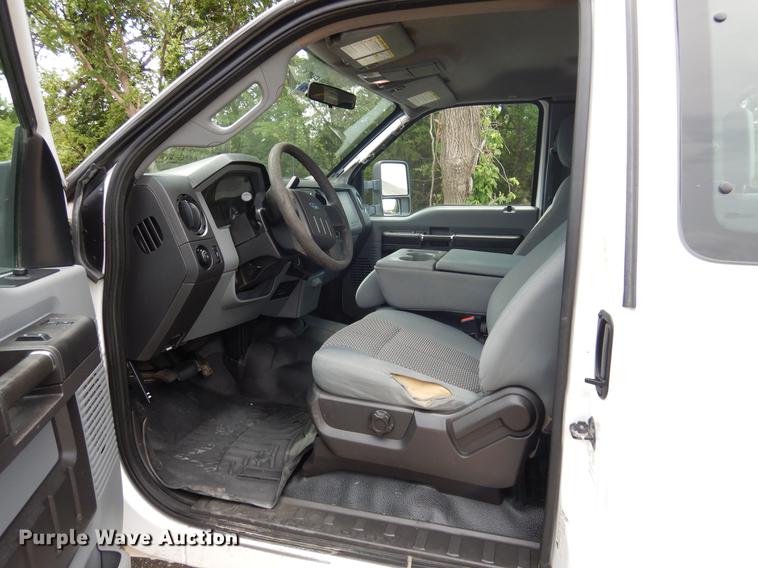 image for item DC5961 2011 Ford F250 Super Duty SuperCab pickup truck