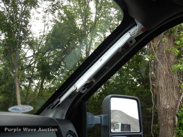 image for item DC5961 2011 Ford F250 Super Duty SuperCab pickup truck