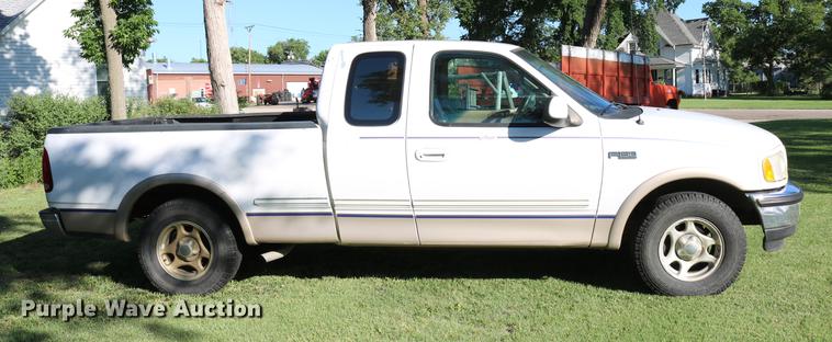 image for item DC7531 1997 Ford F150 Lariat SuperCab pickup truck