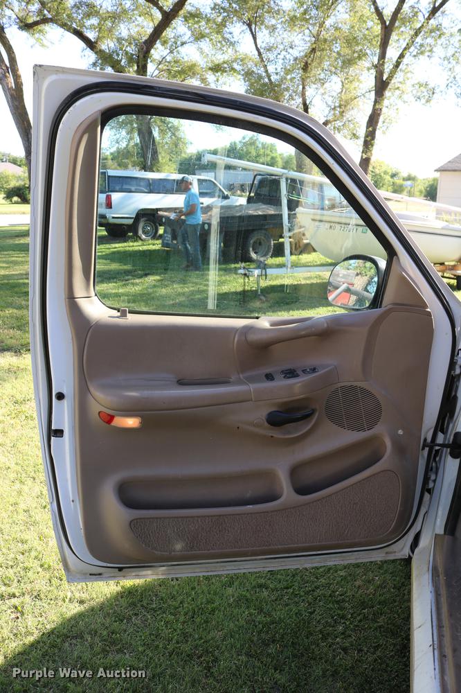 1997 Ford F150 Lariat SuperCab pickup truck in Lincoln, KS | Item