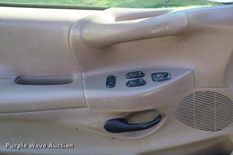 image for item DC7531 1997 Ford F150 Lariat SuperCab pickup truck