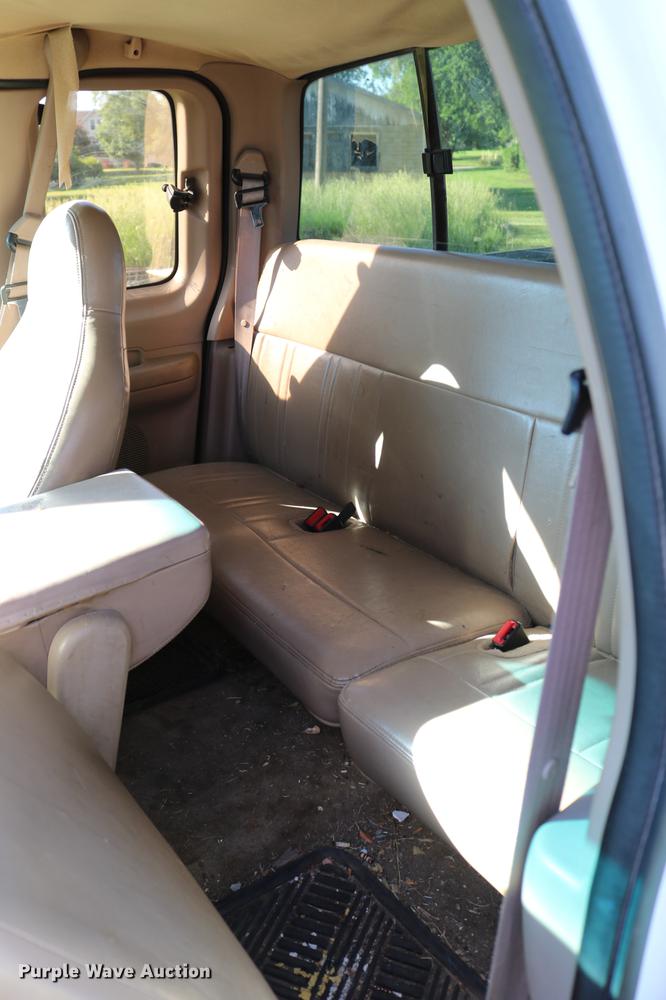 image for item DC7531 1997 Ford F150 Lariat SuperCab pickup truck