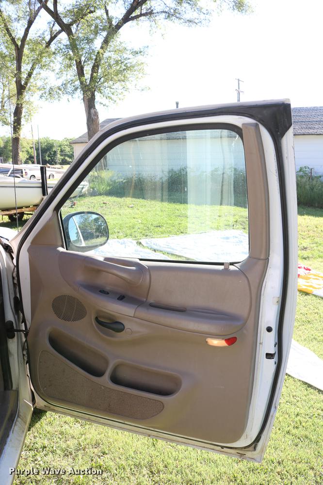 image for item DC7531 1997 Ford F150 Lariat SuperCab pickup truck