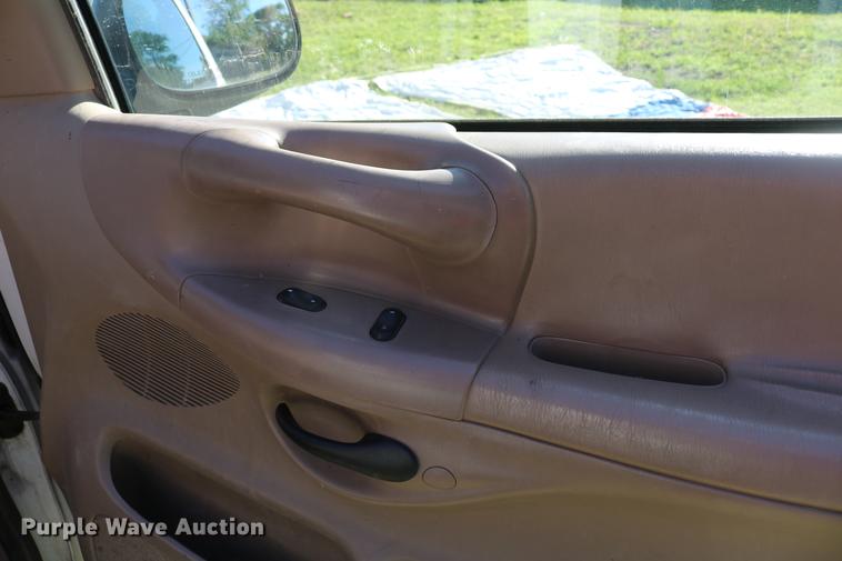 image for item DC7531 1997 Ford F150 Lariat SuperCab pickup truck