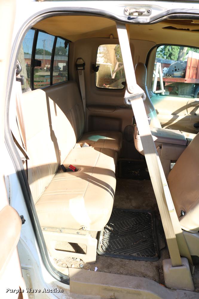 image for item DC7531 1997 Ford F150 Lariat SuperCab pickup truck