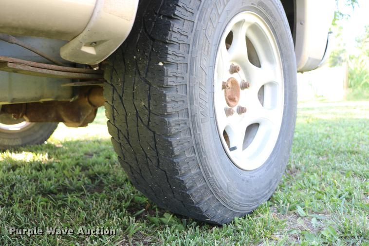 image for item DC7531 1997 Ford F150 Lariat SuperCab pickup truck