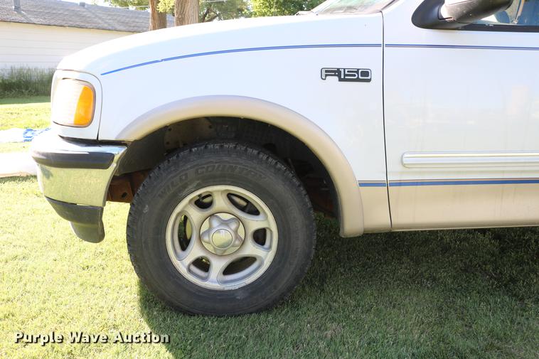 image for item DC7531 1997 Ford F150 Lariat SuperCab pickup truck