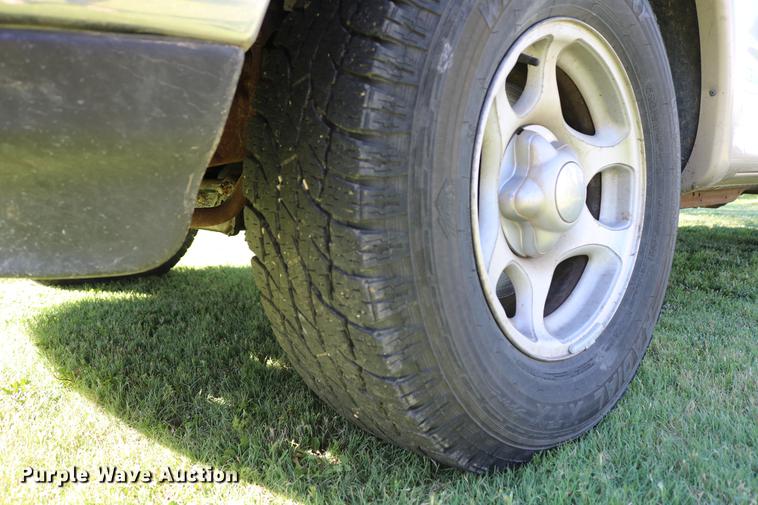 image for item DC7531 1997 Ford F150 Lariat SuperCab pickup truck