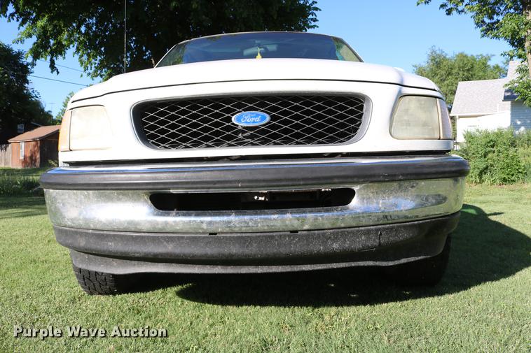 image for item DC7531 1997 Ford F150 Lariat SuperCab pickup truck