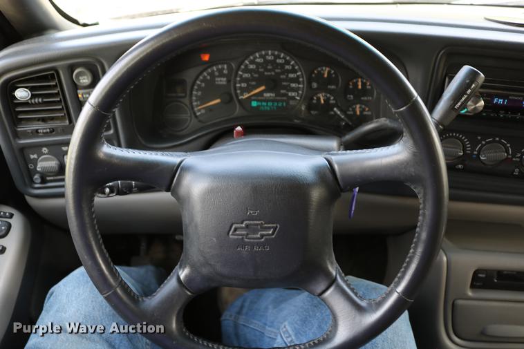 image for item DC7640 2002 Chevrolet Tahoe LT SUV