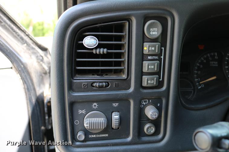 image for item DC7640 2002 Chevrolet Tahoe LT SUV