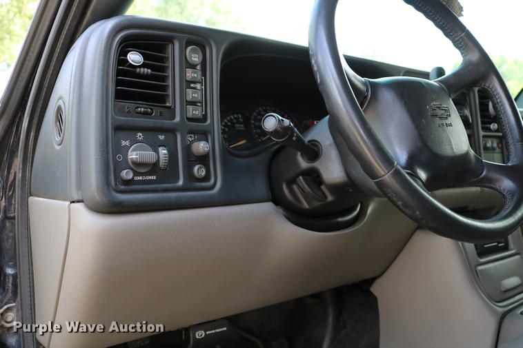 image for item DC7640 2002 Chevrolet Tahoe LT SUV