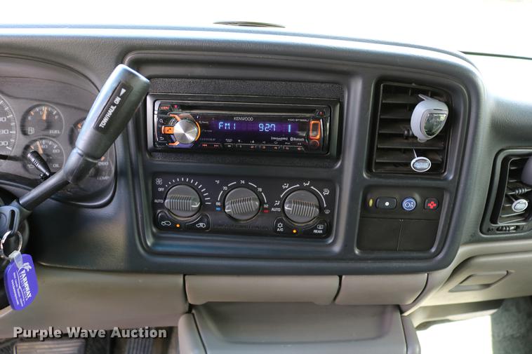 image for item DC7640 2002 Chevrolet Tahoe LT SUV