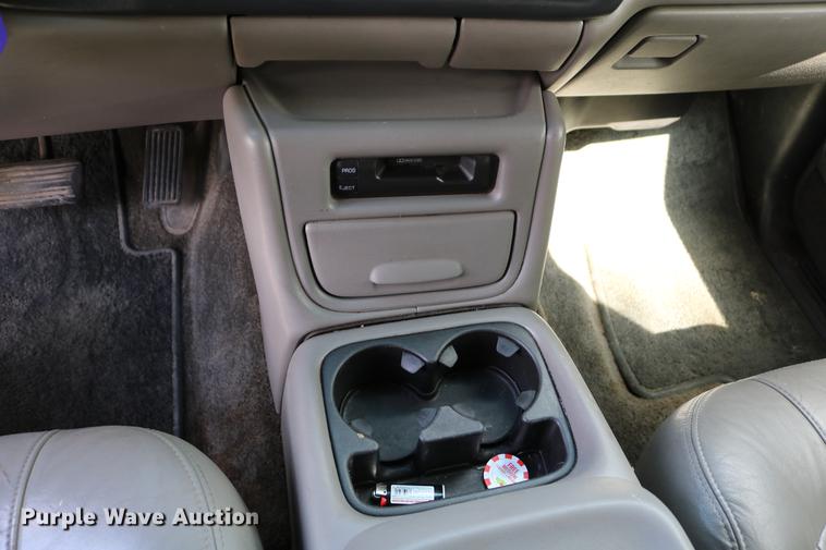 image for item DC7640 2002 Chevrolet Tahoe LT SUV