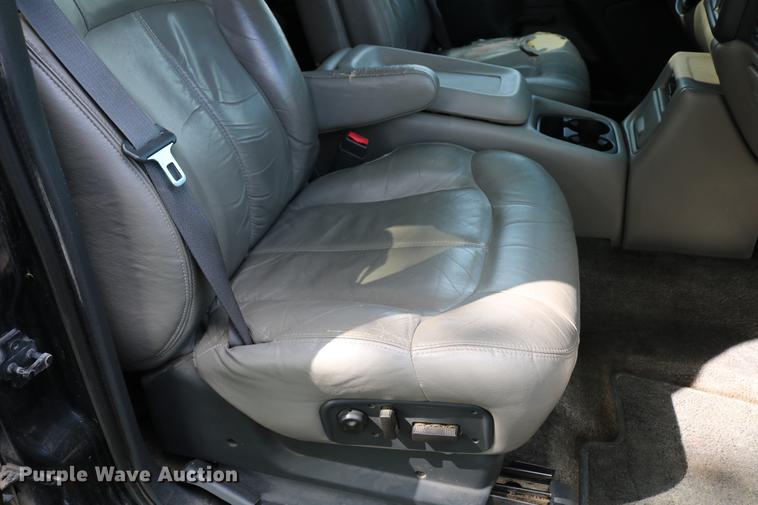 image for item DC7640 2002 Chevrolet Tahoe LT SUV