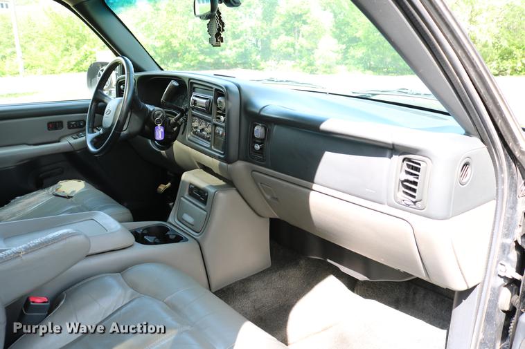 image for item DC7640 2002 Chevrolet Tahoe LT SUV