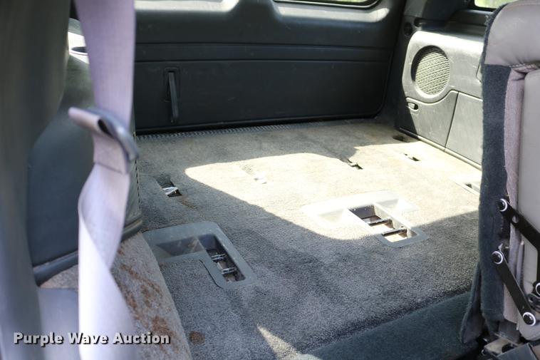 image for item DC7640 2002 Chevrolet Tahoe LT SUV