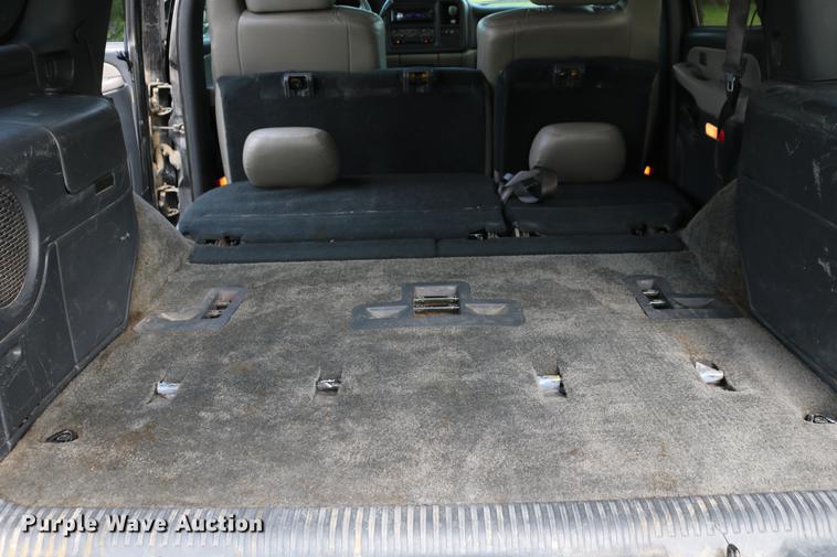 image for item DC7640 2002 Chevrolet Tahoe LT SUV