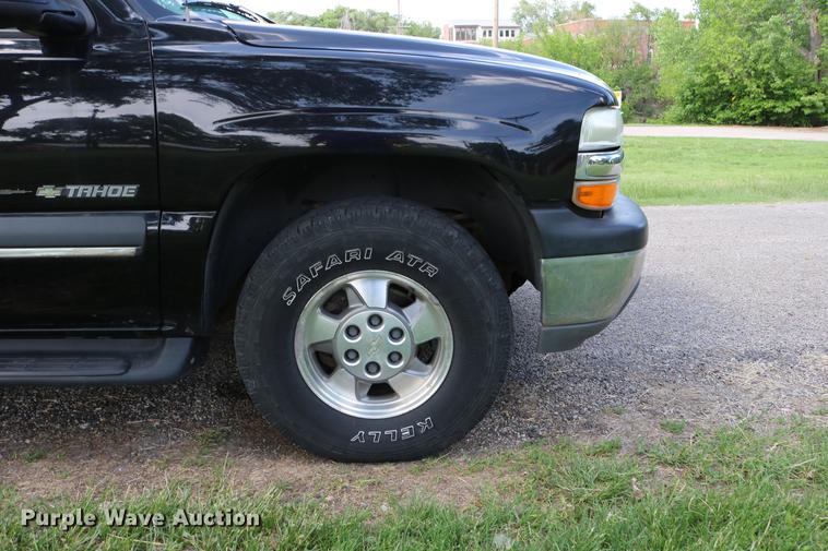 image for item DC7640 2002 Chevrolet Tahoe LT SUV