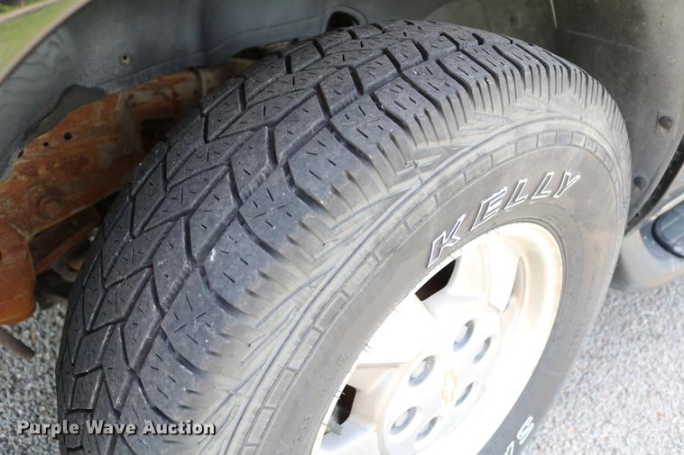 image for item DC7640 2002 Chevrolet Tahoe LT SUV