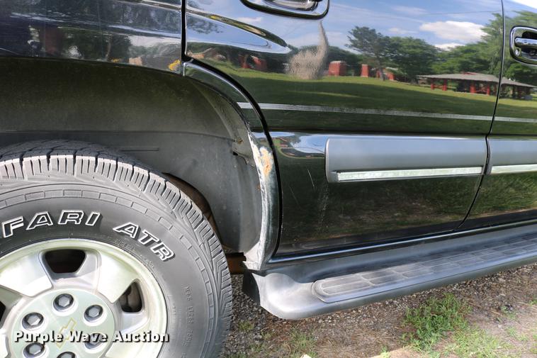 image for item DC7640 2002 Chevrolet Tahoe LT SUV